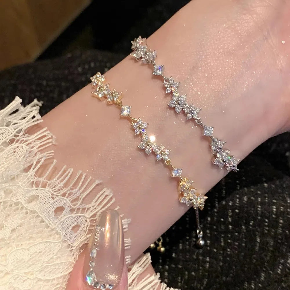 Exquisites Kirschblüten-Zirkonarmband – Verstellbarer Blumenschmuck